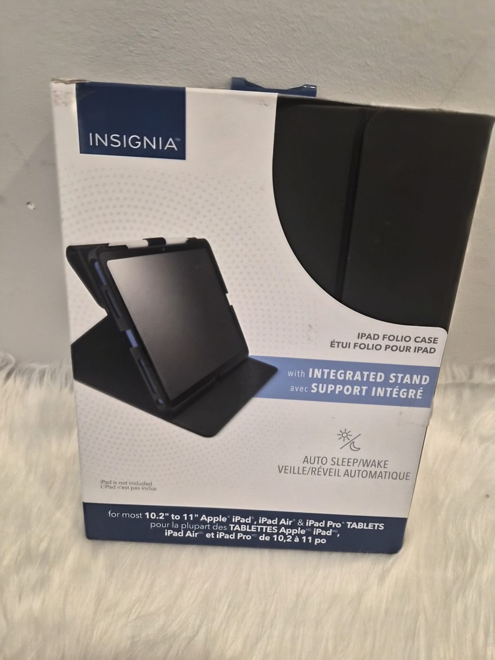 Insignia Folio Case for 10.2" to 11" Apple iPad, iPad Air and iPad Pro